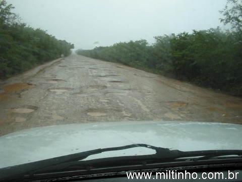 Foto - Estrada_(buracos)_Bahia_2005.jpg